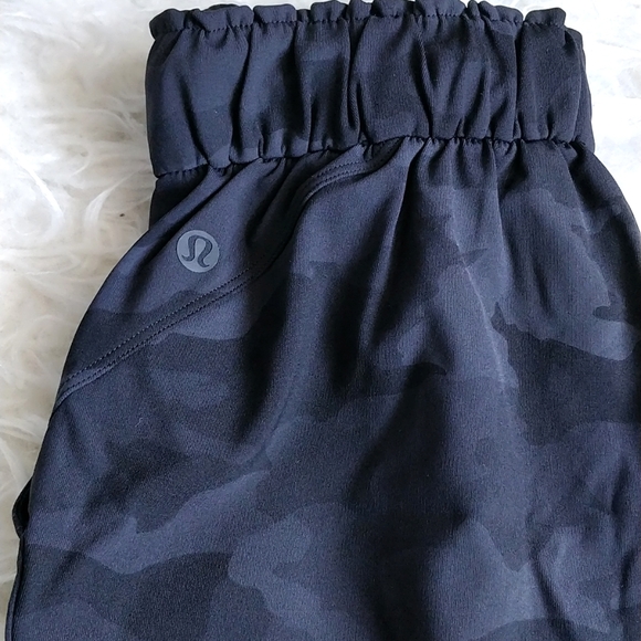 Women lululemon pants - Picture 5 of 6